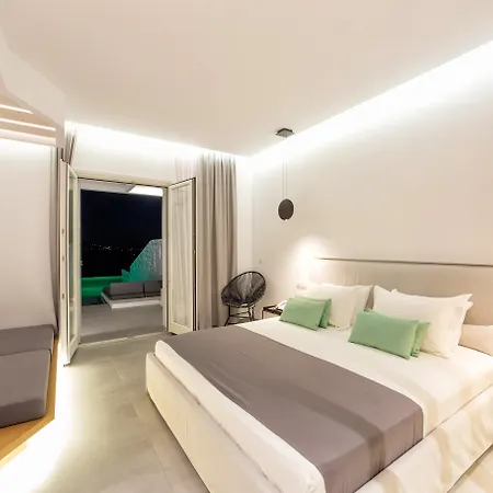 Agnanti & Hotel Parikia (Paros)