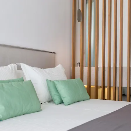 Agnanti & Hotel Parikia (Paros)