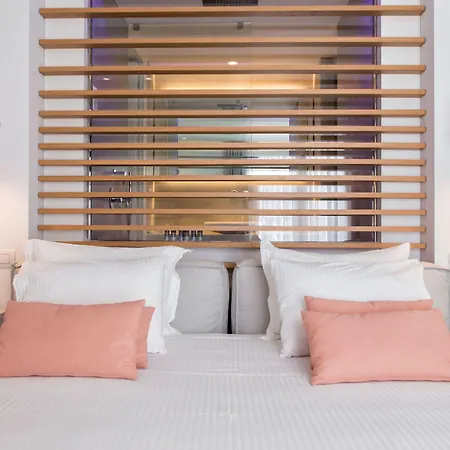 Agnanti & Parikia (Paros)